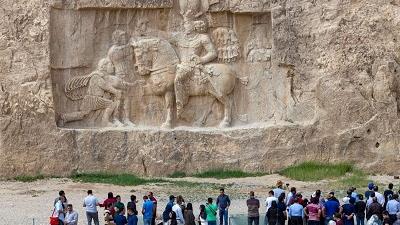 پادشاهان هخامنشی در نقش رستم دفن شده اند