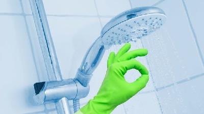 دوش حمام را چطور تمیز کنیم