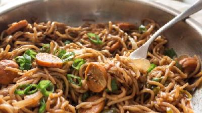 نودل سوسیس را چطور درست می کنند