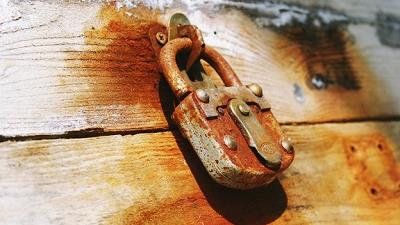 زنگ زدگی سطوح فلزی در خانه را چطور از بین ببریم