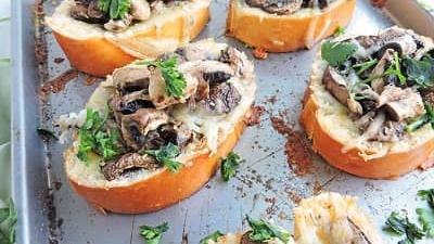 اسنک قارچ و پنیر را چطور درست کنیم