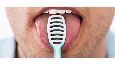 زبان خود را چگونه مسواک کنیم