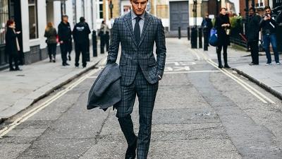 انتخاب کت و شلوار مناسب در خوش تیپی مردان بسیار موثر است