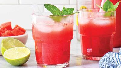 با انار و لیمو نوشیدنی مجلسی درست کنید