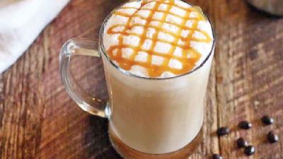 نوشیدنی گرم کاراملی مناسب برای مهمانی و مجالس است