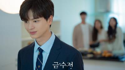 سریال قاشق طلایی در چند قسمت ساخته شده است