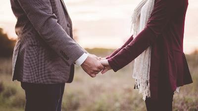 برای داشتن زن یا شوهر خوش اخلاق چه کارهایی باید انجام بدهیم