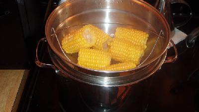 طرز تهیه و دستور پخت ذرت بخارپز را یاد بگیرید