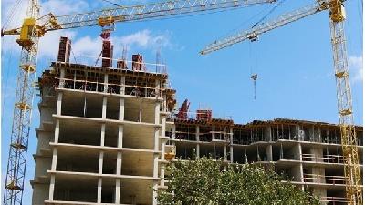 در سفت کاری ساختمان، پس از مشخص شدن اسکلت اصلی، تیغه چینی دیوارها آغاز می شود.