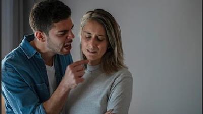 در برابر غر زدن همسر چگونه رفتار کنیم