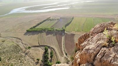 دشت ارژن در کجا واقع شده است