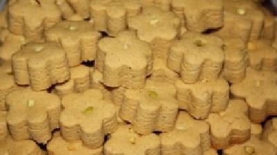 طرز تهیه شیرینی نخودچی خانگی با ماهیتابه را ببینید