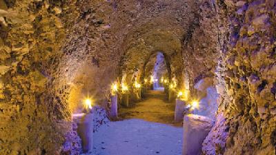 تاریخچه شهر زیرزمینی تفرش را بخوانید