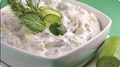 طرز تهیه سالاد سبزیجات سبز چگونه است