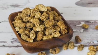 روش خشک کردن توت در خانه با استفاده از آفتاب