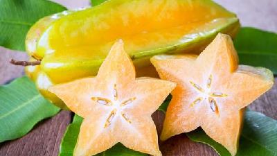 میوه ستاره‌ ای به دلیل شکل ستاره‌ای متمایز و طعم ترش‌وشیرین خود شناخته شده است