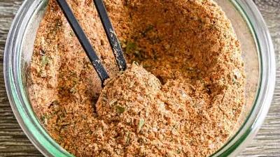 چه ادویه ای برای مرغ مجلسی مناسب است