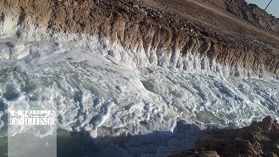 آبشار نمکی طبس در جهان منحصر به فرد است