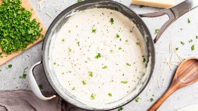 سس آلفردو خانگی را به سبک رستوران ها درست کنید