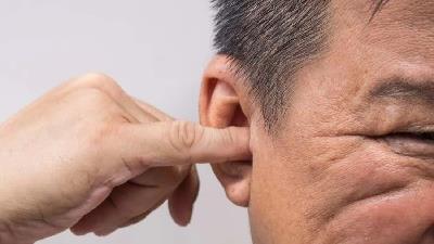 چرا در گگوش بعضی ها جرم تشکیل می شود