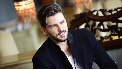  تورگات ساییشمان، بازیگر نقش فیرات در سریال ترکیه ای قهرمان