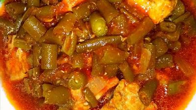 خوراک لوبیا سبز با گوشت خورشتی را چطور درست کنیم