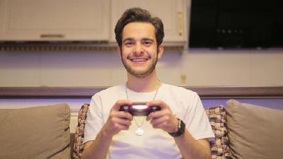 محمد جواد جعفرپور، بازیگر نقش سپهر در سریال رخنه