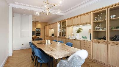 چیدمان میز و مبل در پذیرایی مستطیلی