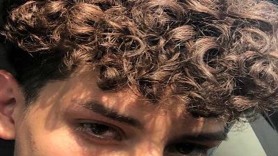 مراقبت های قبل و بعد از رنگ کردن موهای فر