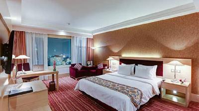 هتل اسپیناس پالاس پنج ستاره سال ساخت ۱۳۹۴