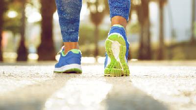 خرید اینترنتی کفش پیاده روی زنانه و مردانه