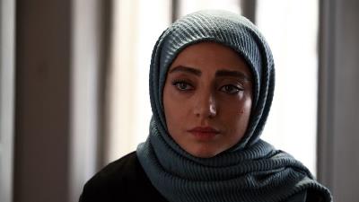 هلن نقی لو، بازیگر نقش زویا در سریال غریبه