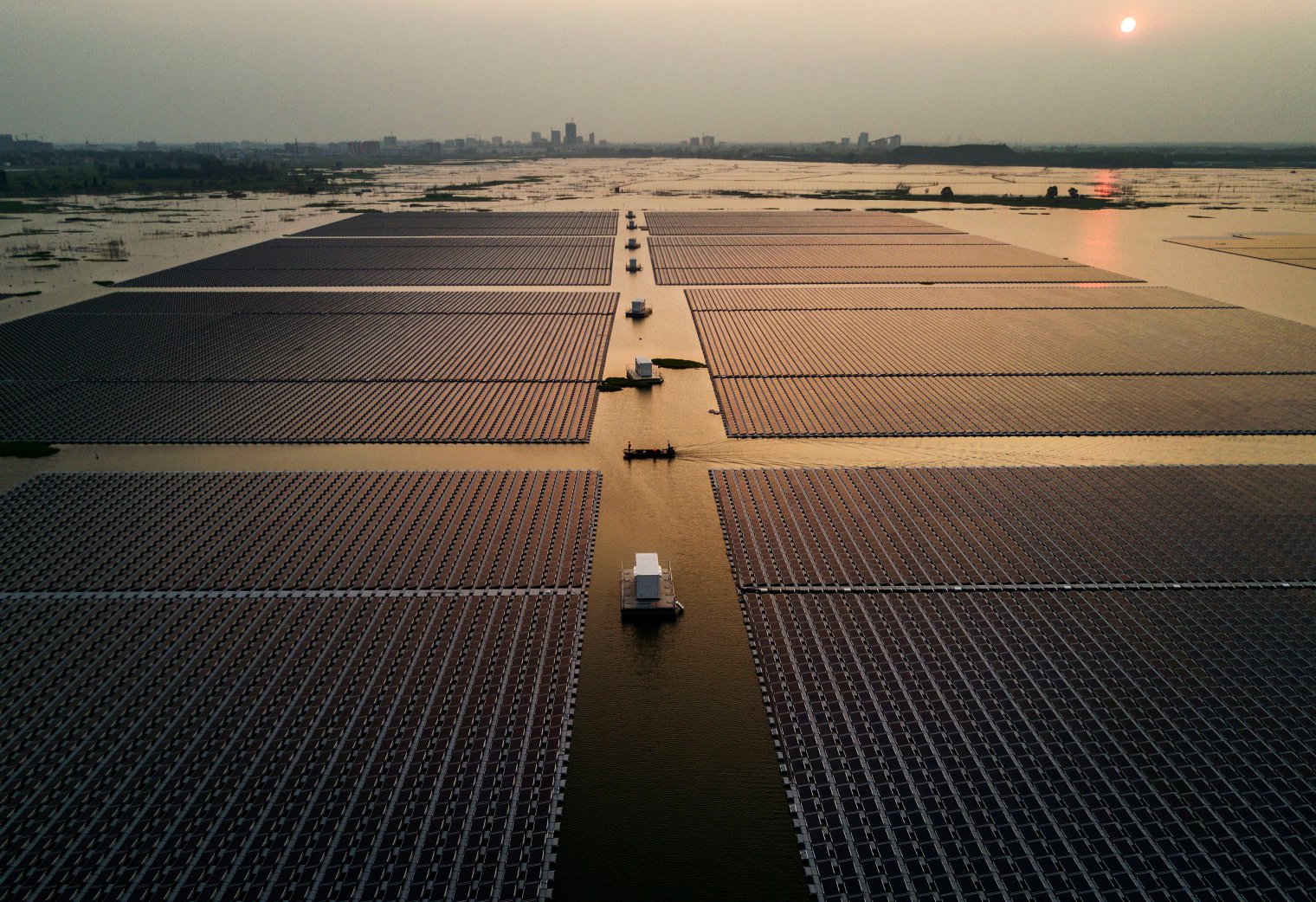 تلاش چین در مسیر تبدیل به بزرگترین تولید‌کننده انرژی خورشیدی