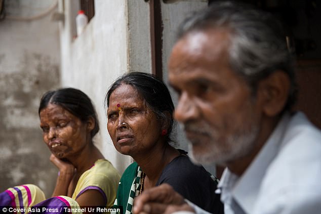 قربانیان اسیدپاشی همچنان با مهاجم زندگی‌ می‌کنند 