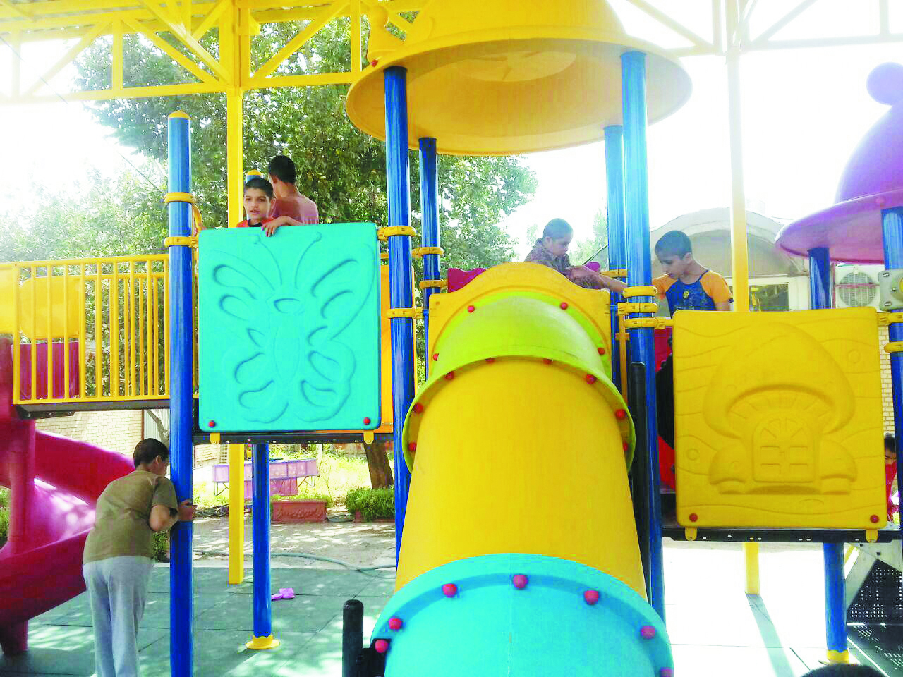 شکم‌شان گرسنه نیست؛آنها شادی می‌خواهند