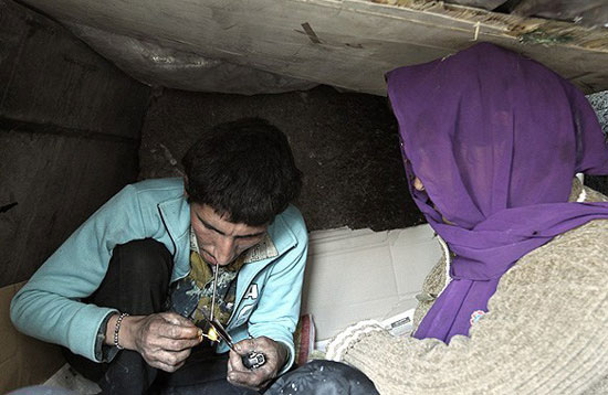 زایمان‌ زنان معتاد در پاتوق‌های معتادان