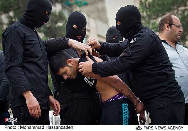 اراذل و اوباش با رفتارهای چکشی جمع‌آوری نمی‌شوند