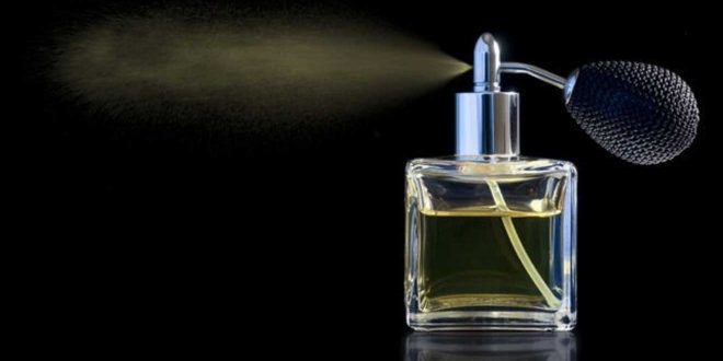 چطور بوی عطر را ماندگار کنیم