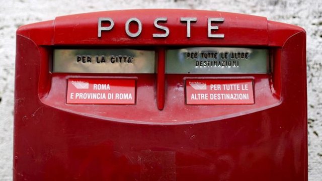 دستگیری پستچی ناراضی با ۴۰۰ کیلو نامه توزیع نشده