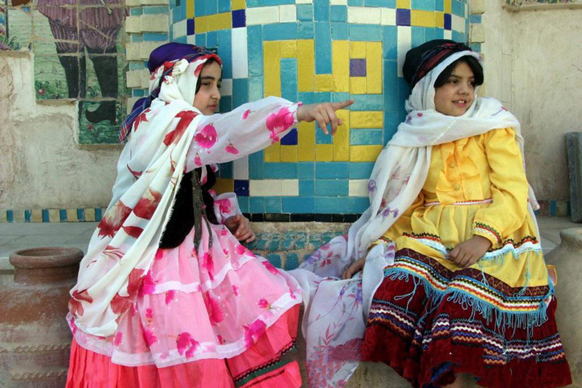 لباس سنتی؛ الگویی برای پوشش دختران جوان
