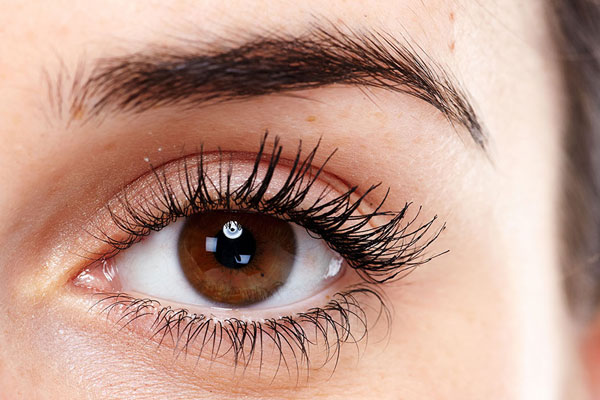 چه کنیم تا چشم‌هایمان درشت به‌نظر برسد