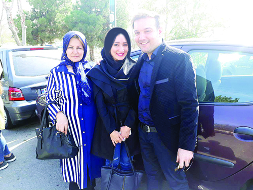 دختری بعد از 20 سال جدایی مادر و برادرش را پیدا کرد