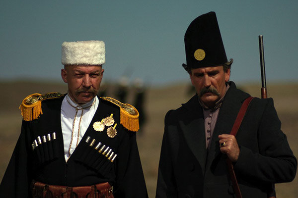 انتقاد عزیزالله حمیدنژاد از پخش زودهنگام سریال بانوی عمارت