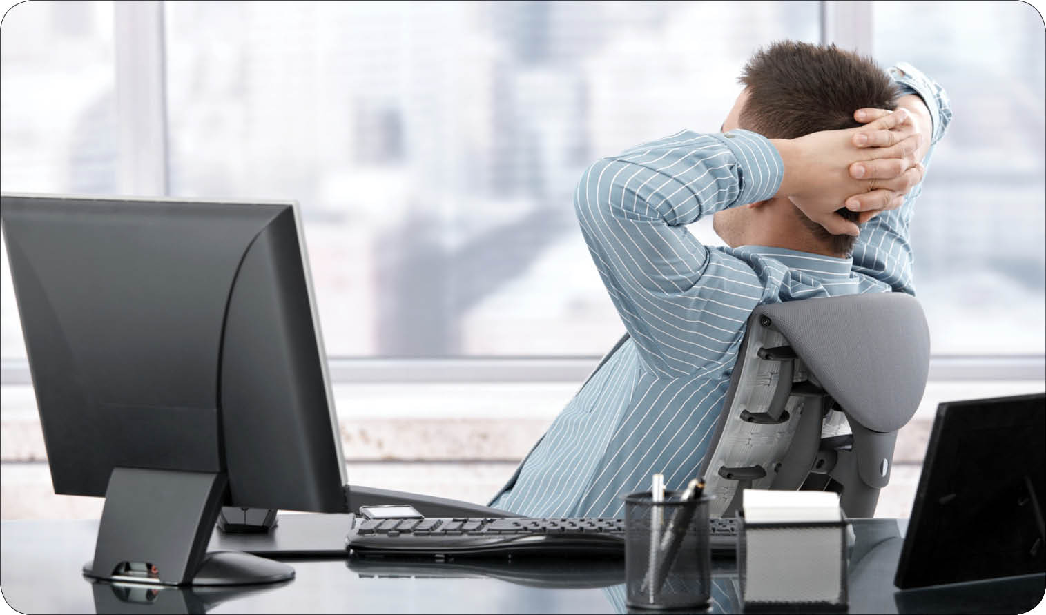 ماجرای پسری که رییس‌اش عاشق‌اش شده اما او دختر دیگری را دوست دارد