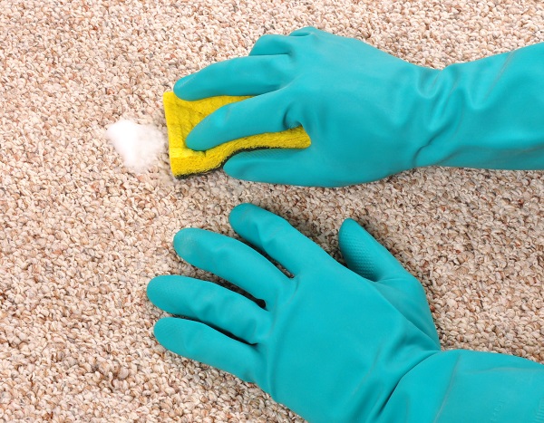سریع‌ترین روش نظافت تمیز کردن مبل و فرش در خانه تکانی 