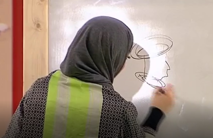 تیم بانوی عمارت با حضور لیلا اوتادی و حسین مهری در مسابقه نقاشی مشاهیر در خندوانه غوغا کرد