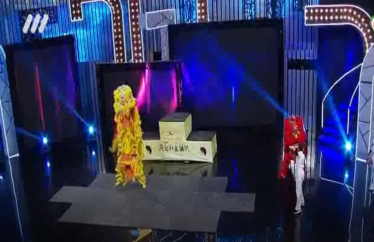 اجرای زیبای نمایش چینی شیر توسط گروه اژدهای سرخ در قسمت هیجدهم برنامه عصر جدید 12 فروردین