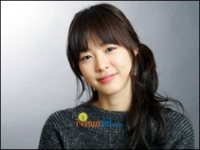 بیوگرافی کامل و عکس‌های لی یون هی ، بازیگر نقش جونگ مینوگ