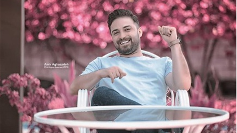 ژست‌های بابک جهانبخش در کنار همسر