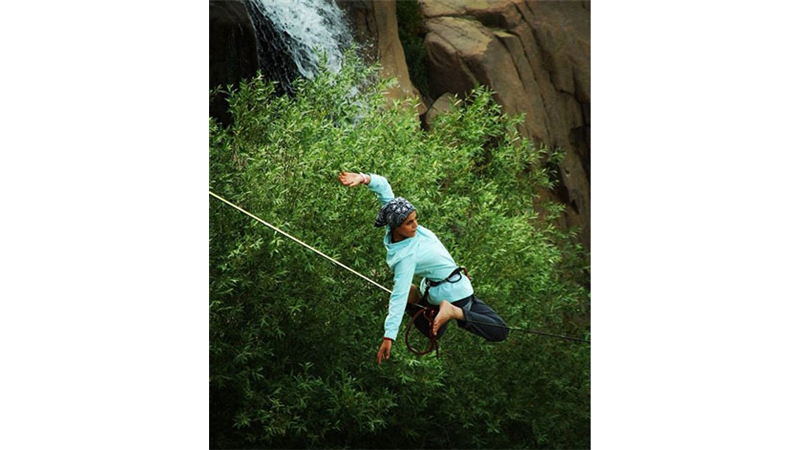 ریحانه ارمغانی؛ دختر شگفت‌انگیزی که روی هوا راه می‌رود